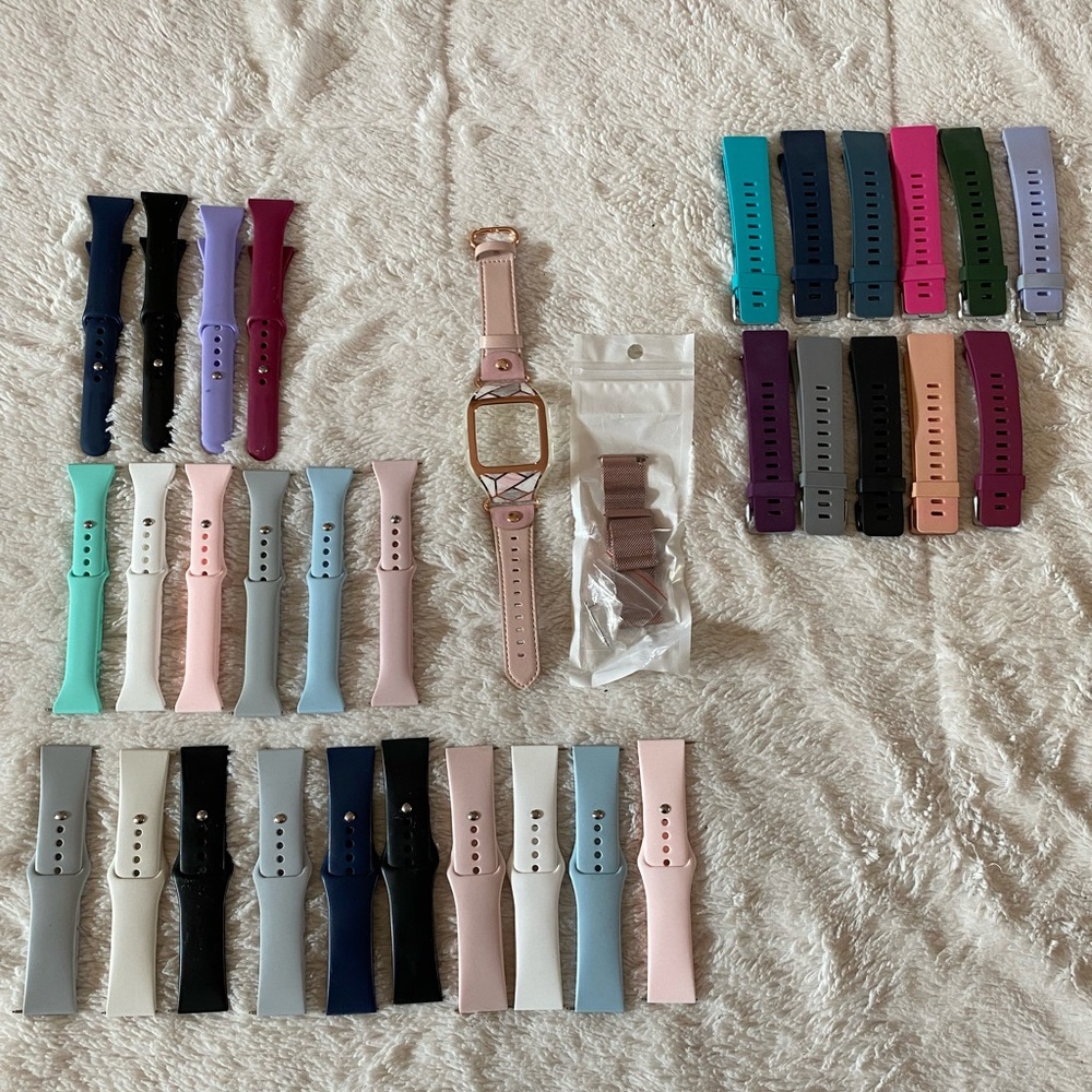 Fitbit versa Small bands and two chargers